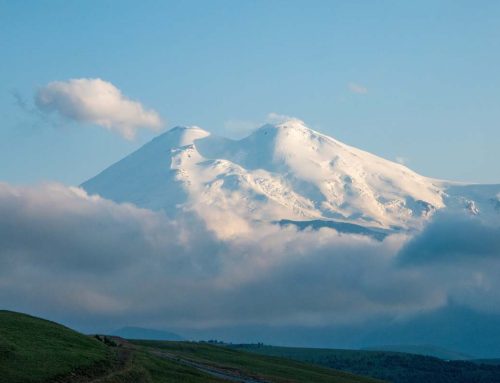 Taklukan di Puncak Tertinggi Eropa: Mount Elbrus
